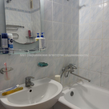 Продам квартиру, Большая Кольцевая ул. , 2 кім., 51 м², косметический ремонт 