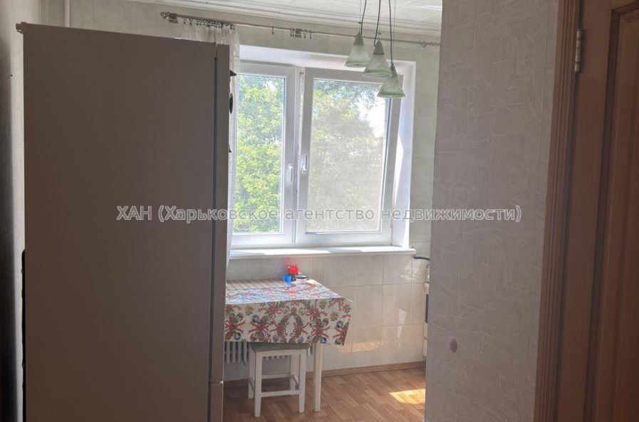 Продам квартиру, Большая Кольцевая ул. , 2 кім., 51 м², косметический ремонт 