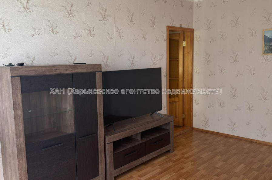 Продам квартиру, Большая Кольцевая ул. , 2 кім., 51 м², косметический ремонт 