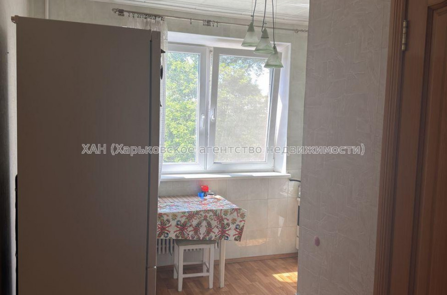 Продам квартиру, Большая Кольцевая ул. , 2 кім., 51 м², косметический ремонт 