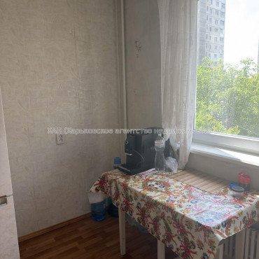 Продам квартиру, Большая Кольцевая ул. , 2 кім., 51 м², косметический ремонт 