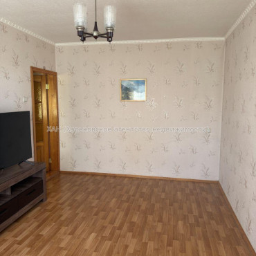 Продам квартиру, Большая Кольцевая ул. , 2 кім., 51 м², косметический ремонт 