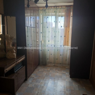 Продам квартиру, Каденюка ул. , 24А , 2 кім., 42 м², косметический ремонт 