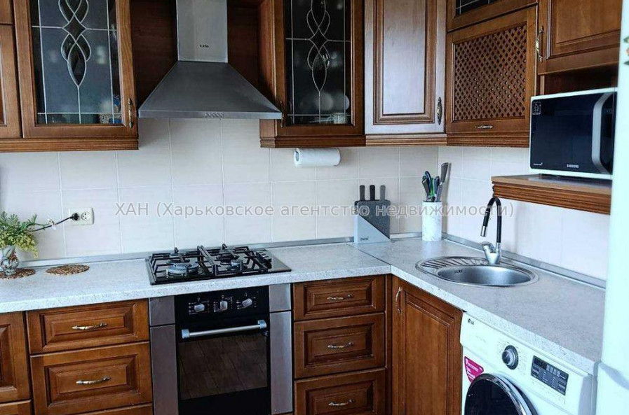 Продам квартиру, Всеволода Татькова ул. , 3 кім., 65 м², капитальный ремонт 