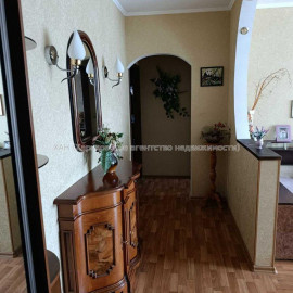 Продам квартиру, Всеволода Татькова ул. , 3 кім., 65 м², капитальный ремонт