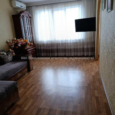 Продам квартиру, Всеволода Татькова ул. , 3 кім., 65 м², капитальный ремонт 