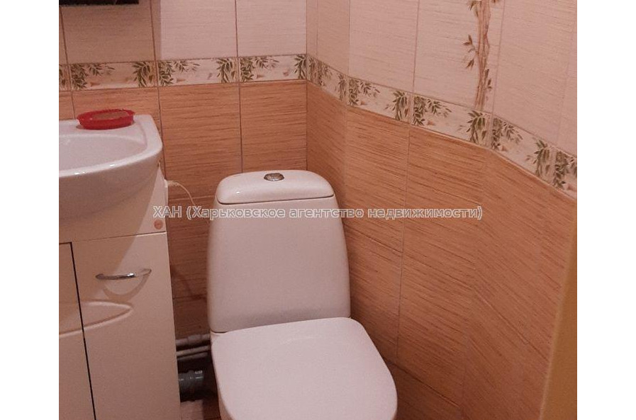 Продам квартиру, Юбилейный просп. , 1  ком., 33 м², капитальный ремонт 