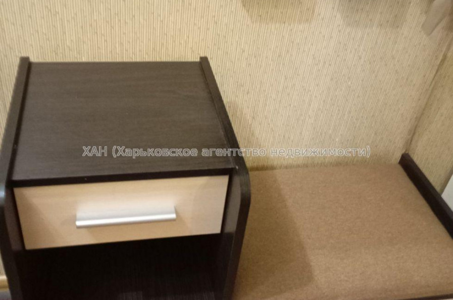 Продам квартиру, Юбилейный просп. , 1  ком., 33 м², капитальный ремонт 