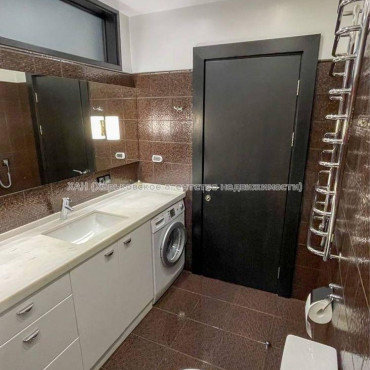 Продам квартиру, Александра Олеся ул. , 3 кім., 75 м², авторский дизайн 