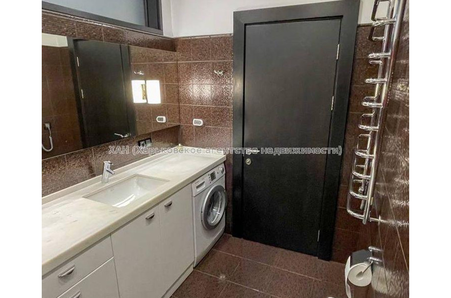Продам квартиру, Александра Олеся ул. , 3 кім., 75 м², авторский дизайн 