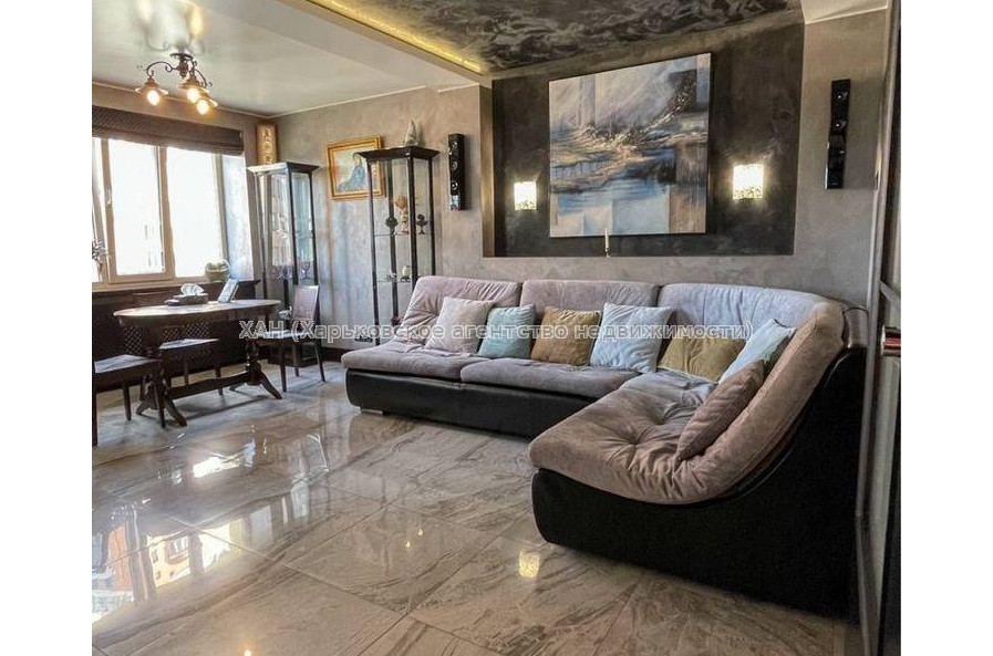 Продам квартиру, Александра Олеся ул. , 3 кім., 75 м², авторский дизайн 