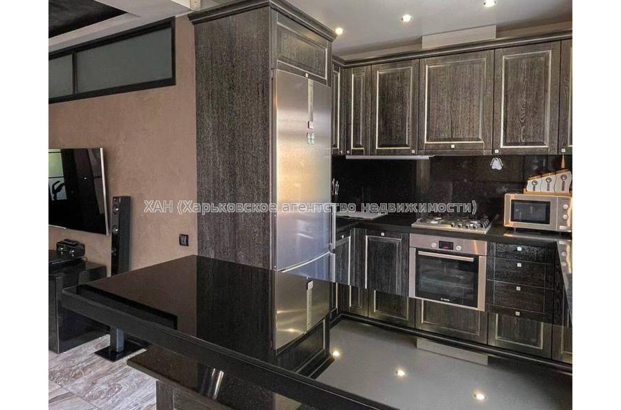 Продам квартиру, Александра Олеся ул. , 3 кім., 75 м², авторский дизайн 