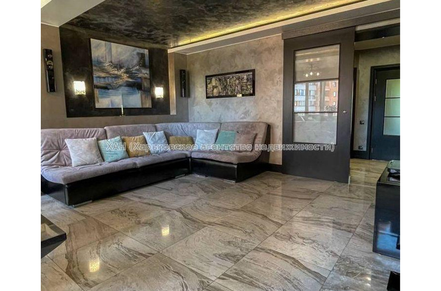 Продам квартиру, Александра Олеся ул. , 3 кім., 75 м², авторский дизайн 