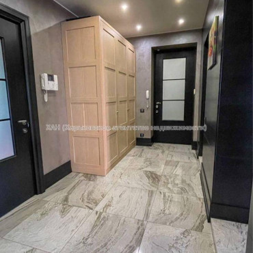 Продам квартиру, Александра Олеся ул. , 3 кім., 75 м², авторский дизайн 