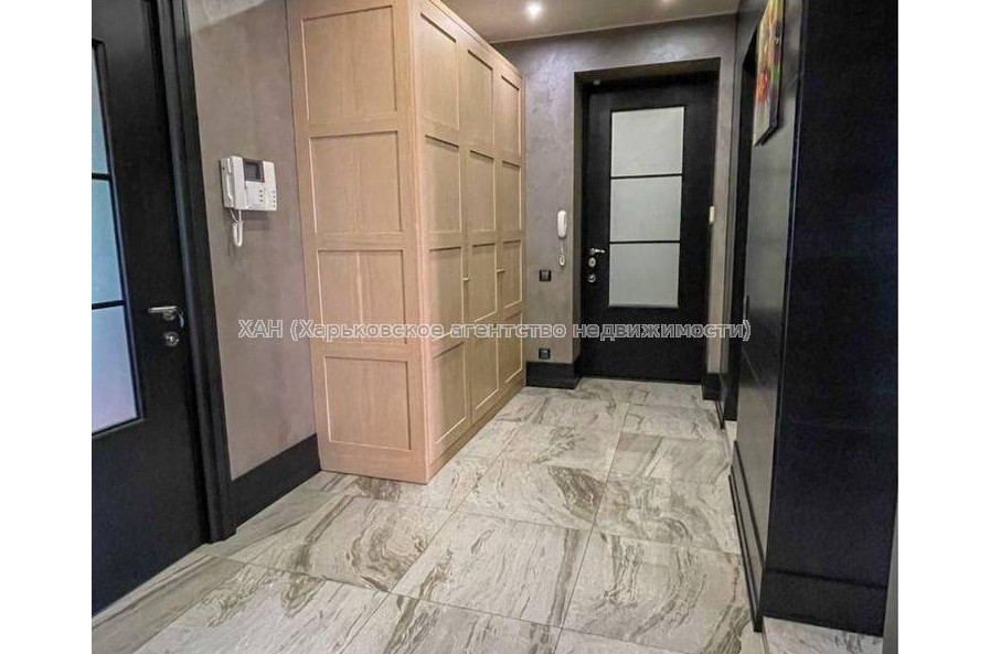 Продам квартиру, Александра Олеся ул. , 3 кім., 75 м², авторский дизайн 