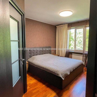 Продам квартиру, Александра Олеся ул. , 3 кім., 75 м², авторский дизайн 