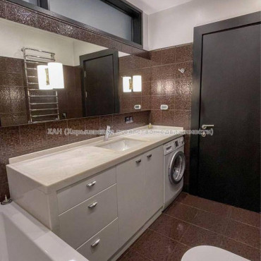 Продам квартиру, Александра Олеся ул. , 3 кім., 75 м², авторский дизайн 