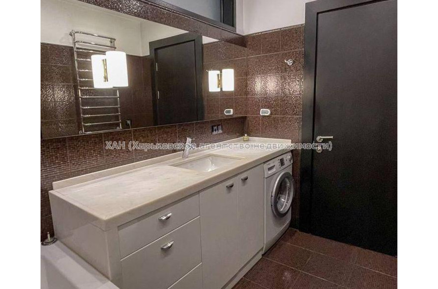 Продам квартиру, Александра Олеся ул. , 3 кім., 75 м², авторский дизайн 