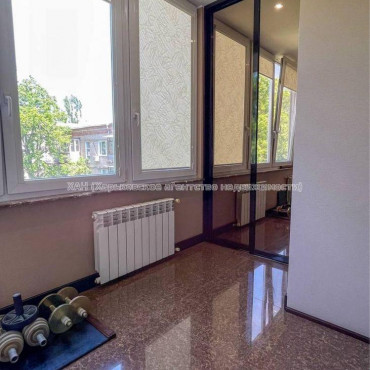 Продам квартиру, Александра Олеся ул. , 3 кім., 75 м², авторский дизайн 