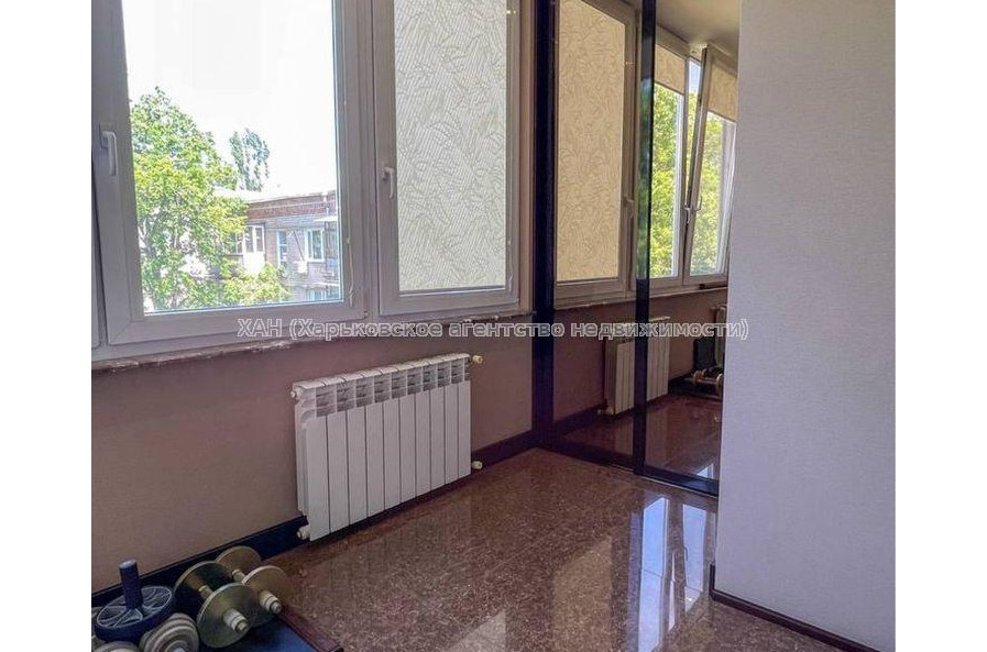 Продам квартиру, Александра Олеся ул. , 3 кім., 75 м², авторский дизайн 