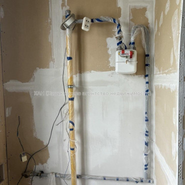 Продам квартиру, Новоалександровская ул. , 3  ком., 110 м², без отделочных работ 