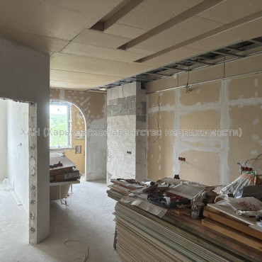 Продам квартиру, Новоалександровская ул. , 3  ком., 110 м², без отделочных работ 