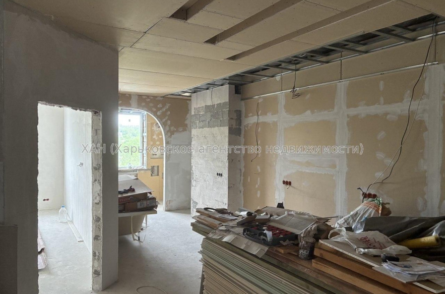 Продам квартиру, Новоалександровская ул. , 3  ком., 110 м², без отделочных работ 