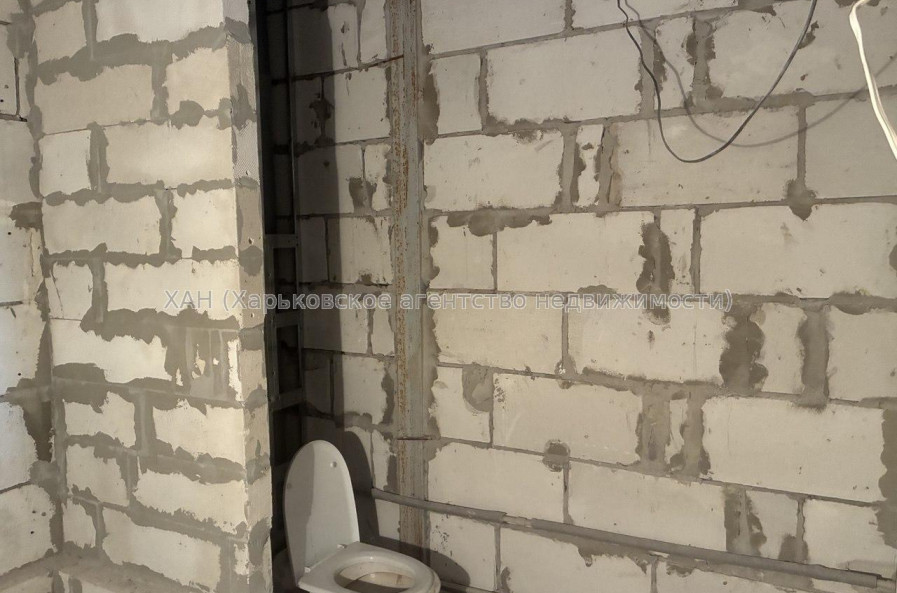 Продам квартиру, Новоалександровская ул. , 3  ком., 110 м², без отделочных работ 