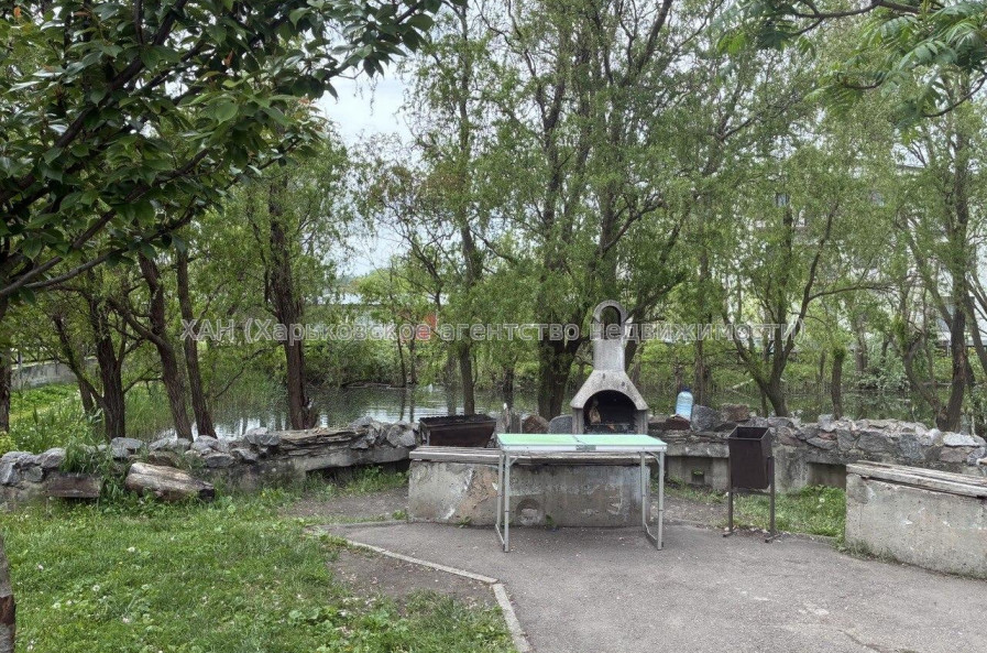 Продам квартиру, Новоалександровская ул. , 3  ком., 110 м², без отделочных работ 