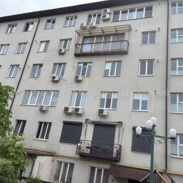 Продам квартиру, Новоалександровская ул. , 3  ком., 110 м², без отделочных работ 