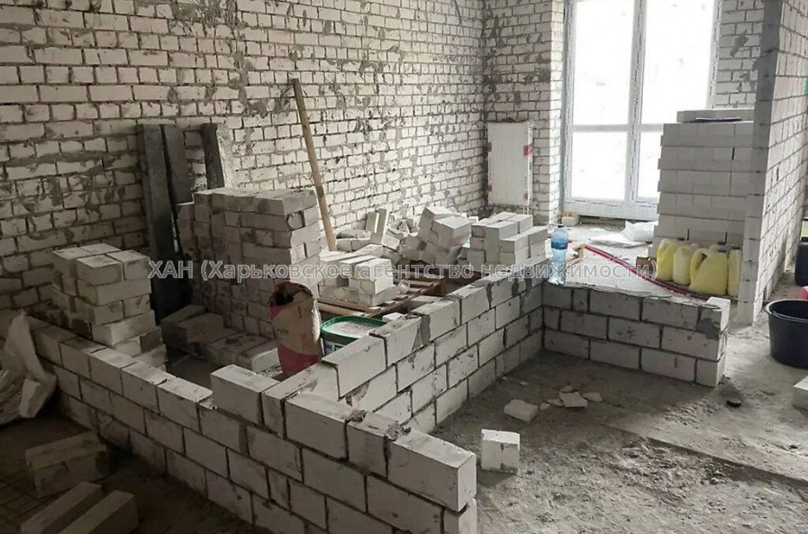 Продам квартиру, Клочковская ул. , 1  ком., 42.10 м², без внутренних работ 