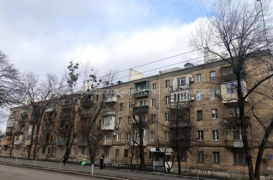Продам квартиру, Малиновского ул. , 10/14 , 2 кім., 45 м², капитальный ремонт 