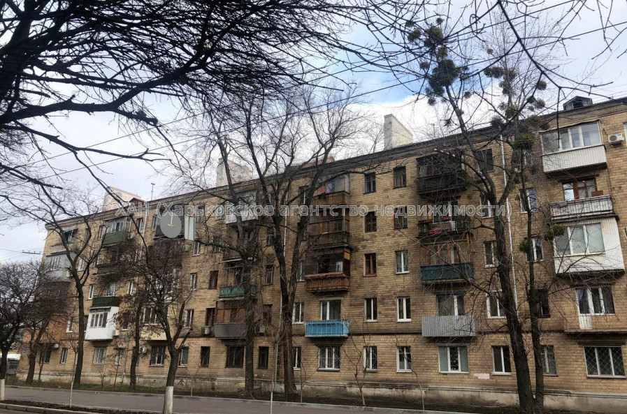 Продам квартиру, Малиновского ул. , 10/14 , 2 кім., 45 м², капитальный ремонт 