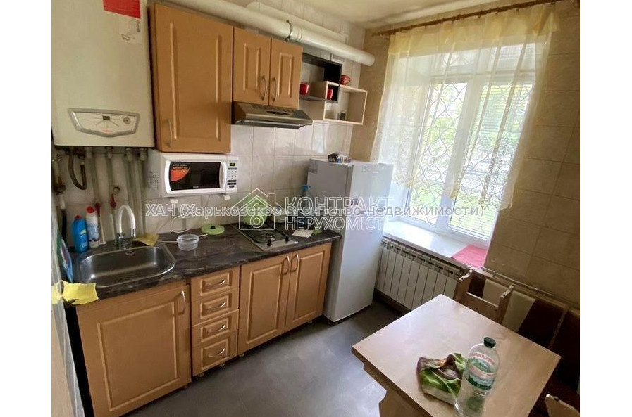 Продам квартиру, Малиновского ул. , 10/14 , 2 кім., 45 м², капитальный ремонт 
