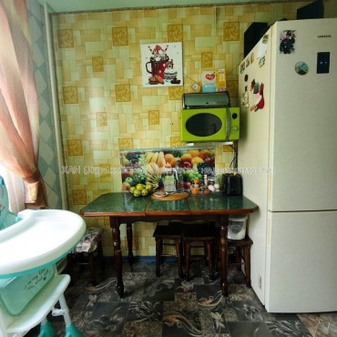 Продам квартиру, Чередниченковский пер. , 7 , 2  ком., 48 м², косметический ремонт 