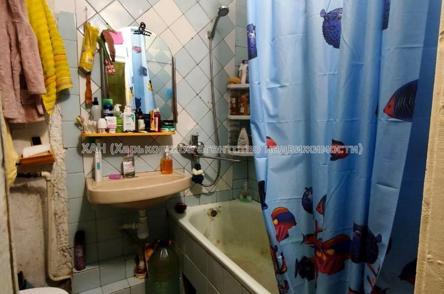 Продам квартиру, Чередниченковский пер. , 7 , 2  ком., 48 м², косметический ремонт 