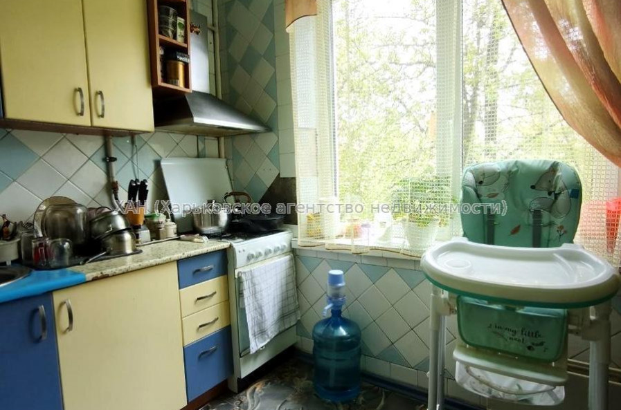 Продам квартиру, Чередниченковский пер. , 7 , 2  ком., 48 м², косметический ремонт 