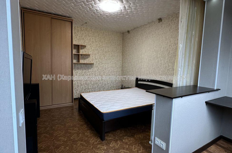 Продам квартиру, Плиточная ул. , 1 кім., 40 м², капитальный ремонт 