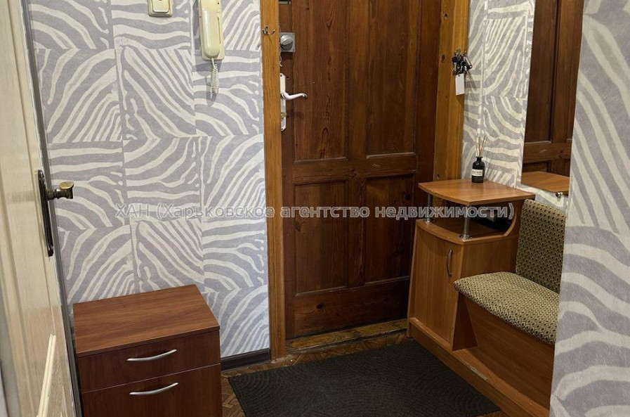 Продам квартиру, Плиточная ул. , 1 кім., 40 м², капитальный ремонт 