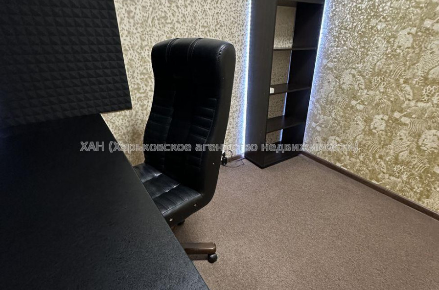 Продам квартиру, Плиточная ул. , 1 кім., 40 м², капитальный ремонт 