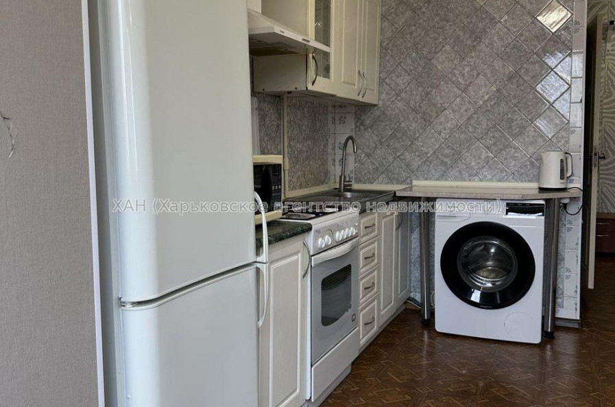 Продам квартиру, Плиточная ул. , 1 кім., 40 м², капитальный ремонт 