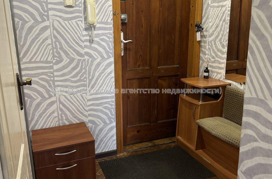 Продам квартиру, Плиточная ул. , 1 кім., 40 м², капитальный ремонт 