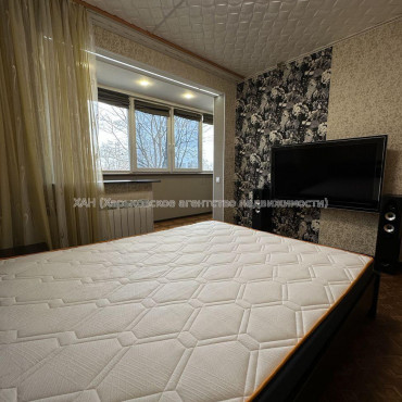 Продам квартиру, Плиточная ул. , 1 кім., 40 м², капитальный ремонт 