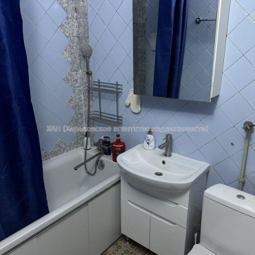 Продам квартиру, Плиточная ул. , 1 кім., 40 м², капитальный ремонт 