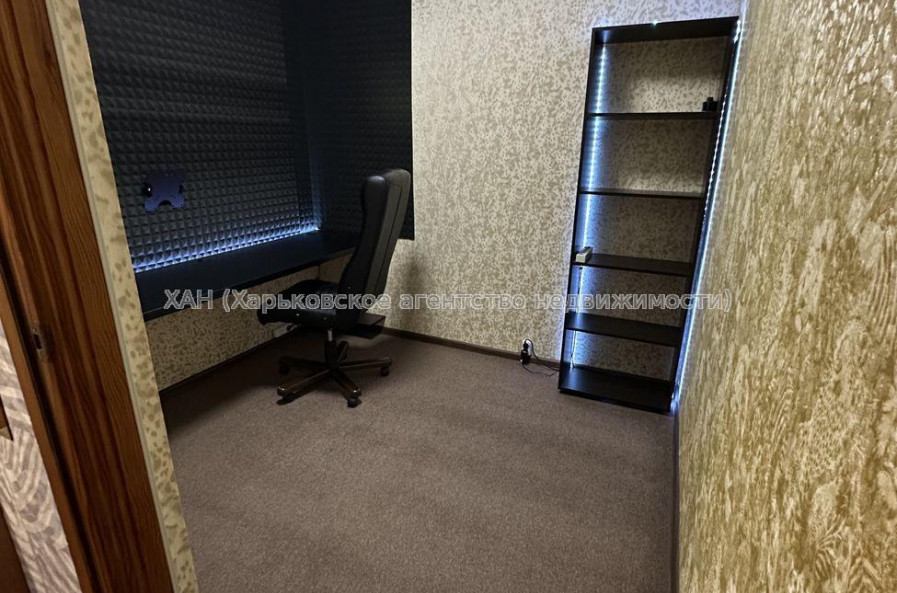 Продам квартиру, Плиточная ул. , 1 кім., 40 м², капитальный ремонт 
