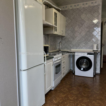 Продам квартиру, Плиточная ул. , 1 кім., 40 м², капитальный ремонт 