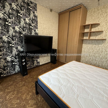 Продам квартиру, Плиточная ул. , 1 кім., 40 м², капитальный ремонт 