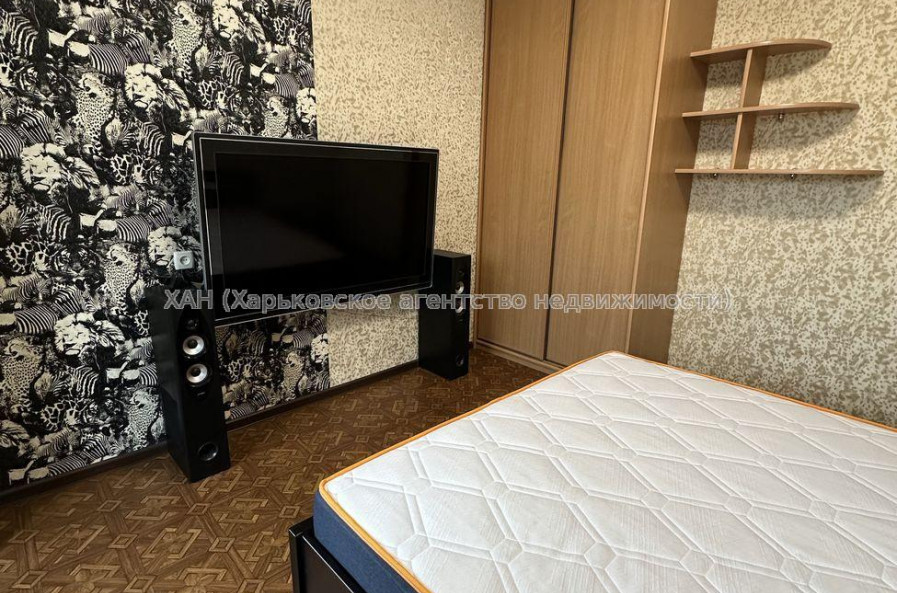 Продам квартиру, Плиточная ул. , 1 кім., 40 м², капитальный ремонт 