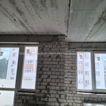 Продам квартиру, Казакевича ул. , 1 кім., 40 м², частичный ремонт 