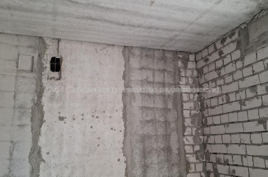 Продам квартиру, Казакевича ул. , 1 кім., 40 м², частичный ремонт 